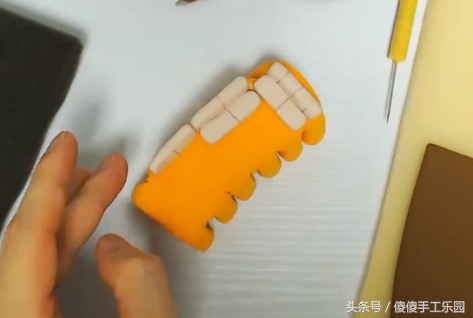 创意diy粘土制作，还记得宫崎骏动画里的（龙猫）猫巴士吗