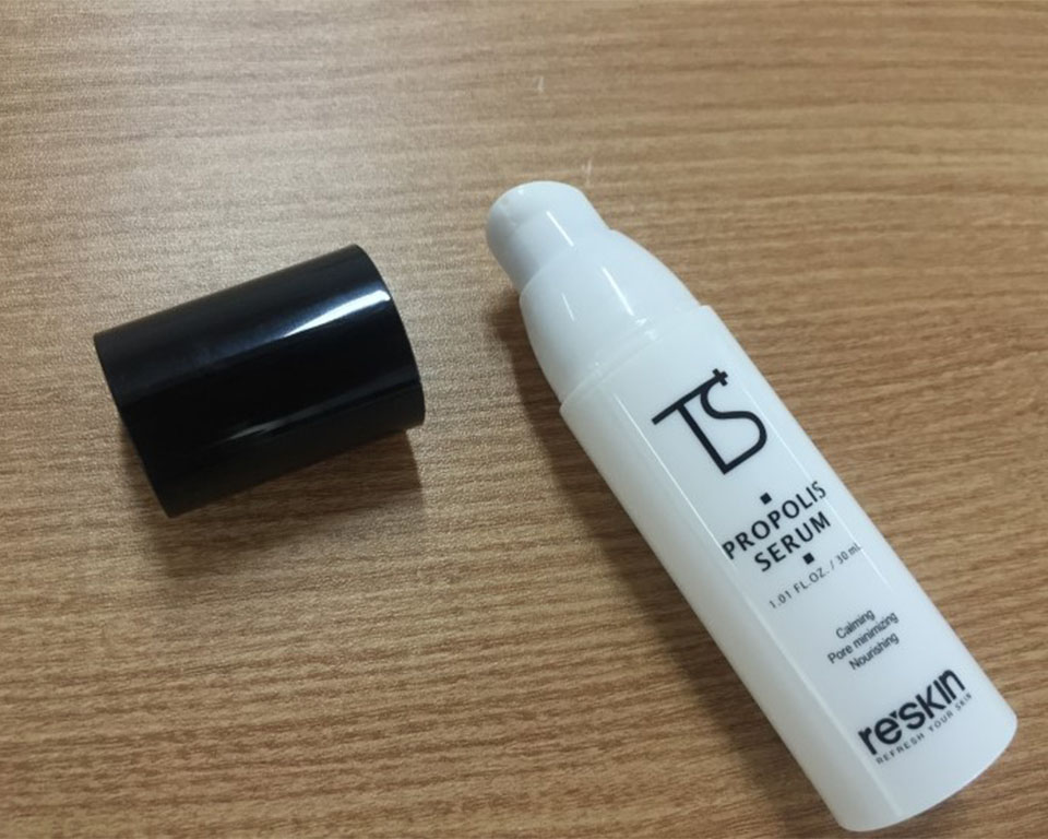 男孩额头长痘是什么原因,眉毛和额头长痘怎么回事