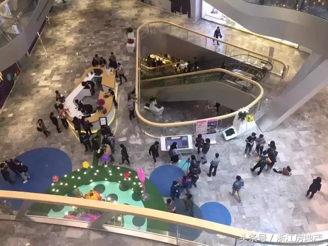 钱江新城的“红酒瓶”开了，可以天天cheers