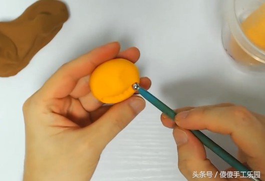创意diy粘土制作，还记得宫崎骏动画里的（龙猫）猫巴士吗