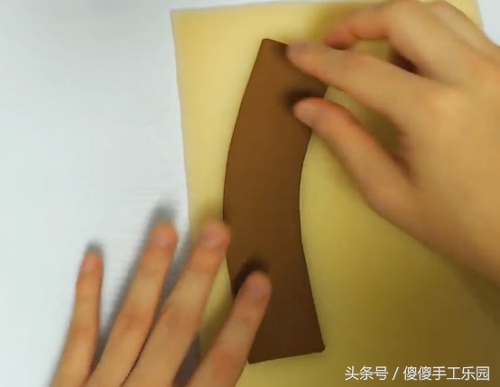 创意diy粘土制作，还记得宫崎骏动画里的（龙猫）猫巴士吗