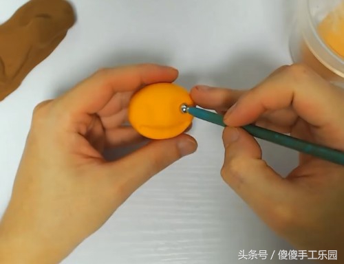 创意diy粘土制作，还记得宫崎骏动画里的（龙猫）猫巴士吗