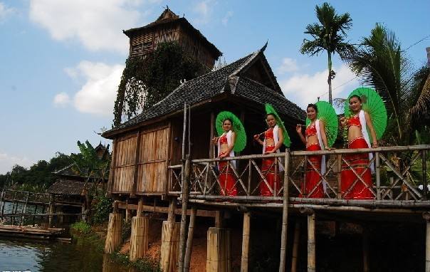 西双版纳民族风情园门票多少钱,西双版纳民族风情园在景洪市内吗