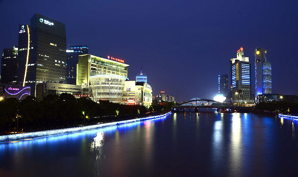 奉化水蜜桃蒋氏故里包装盒,奉化水蜜桃和无锡水蜜桃哪个最早