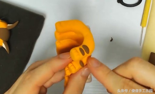 创意diy粘土制作，还记得宫崎骏动画里的（龙猫）猫巴士吗