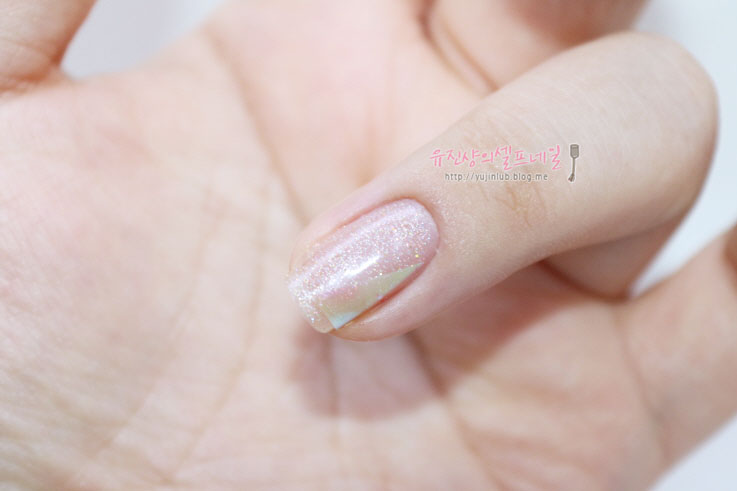 裸色方格条纹美甲~爱丽小屋甲油