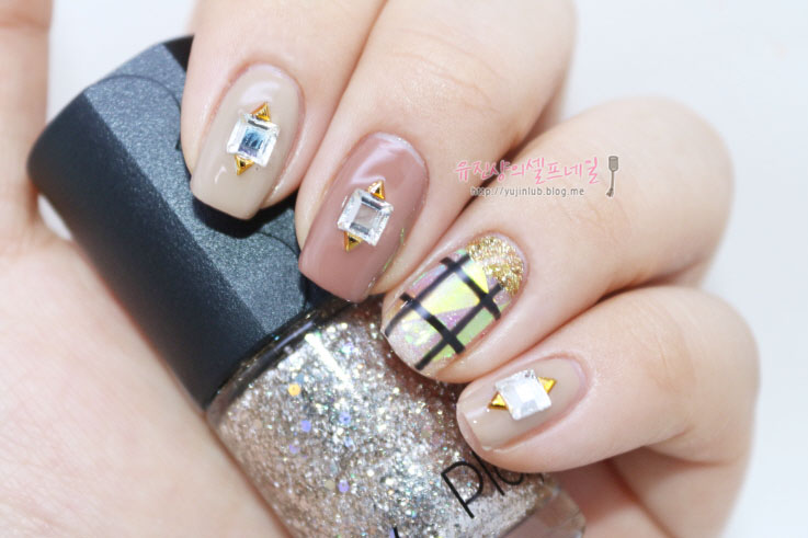 裸色方格条纹美甲~爱丽小屋甲油