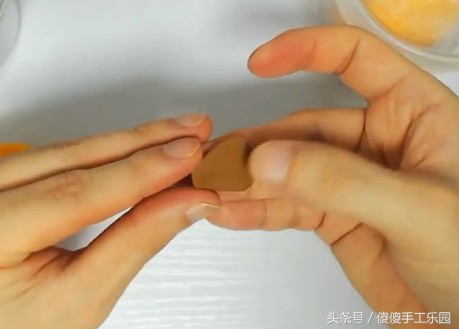 创意diy粘土制作，还记得宫崎骏动画里的（龙猫）猫巴士吗