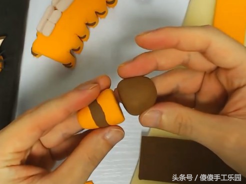 创意diy粘土制作，还记得宫崎骏动画里的（龙猫）猫巴士吗