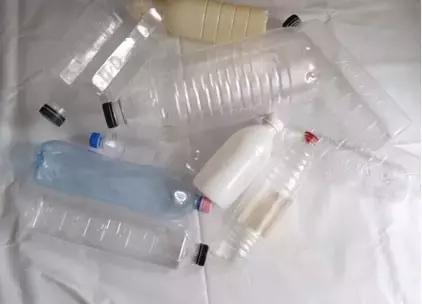 自制用塑料瓶做的特别大城堡,手工制作幼儿园废物利用梦幻城堡