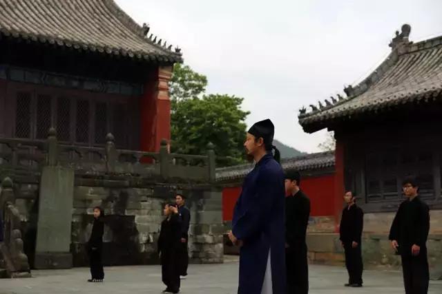 武当武术夏令营陈师行道长致辞,武当道长陈师行20米高空跳下