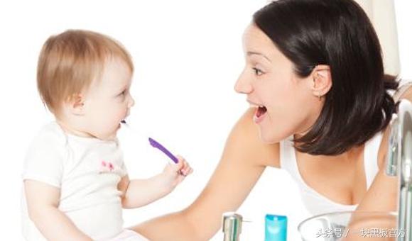 宝宝长牙妈妈的牙难受,宝宝长牙很痛苦妈妈该如何帮助