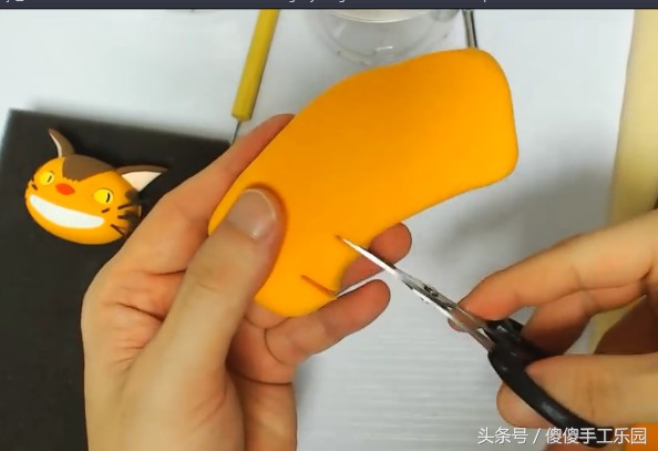创意diy粘土制作，还记得宫崎骏动画里的（龙猫）猫巴士吗