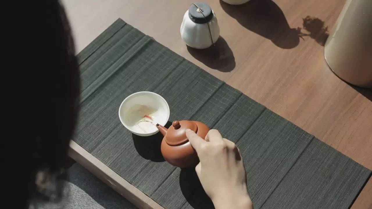 一人喝茶两人品茶,一人喝茶会喝出什么境界呢