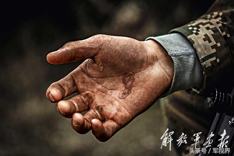 特警的超燃瞬间,特警火力压制震动场面