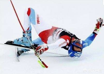 交叉韧带撕裂什么症状,交叉韧带撕裂怎么恢复正常