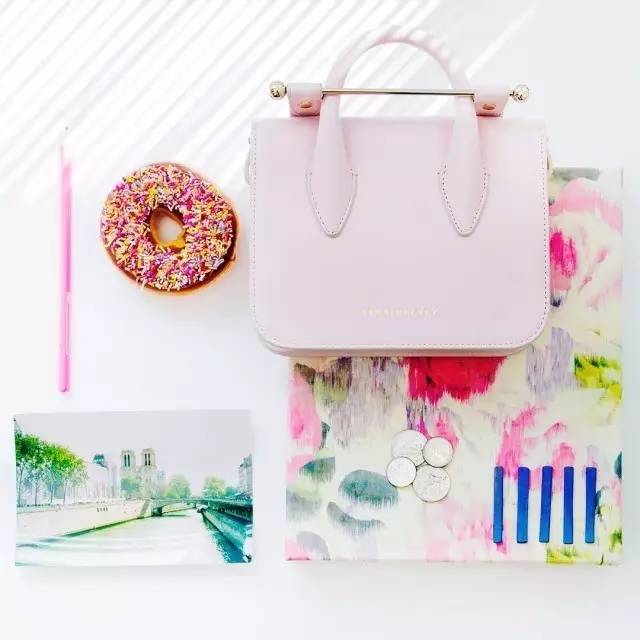 时髦又轻盈特别适合夏天的包包,告别土气包包