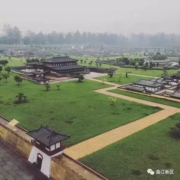 西安五人制足球场建设运营,五人制室外足球场设计效果图