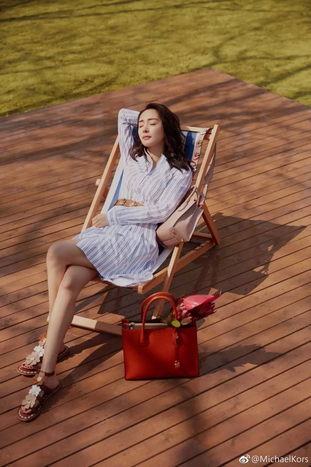 杨幂metgala红毯万寿牡丹现场,杨幂上红毯