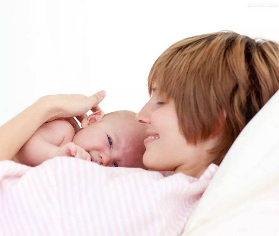 当孩子受了委屈怎么办,孩子受一点委屈就哭怎么教育