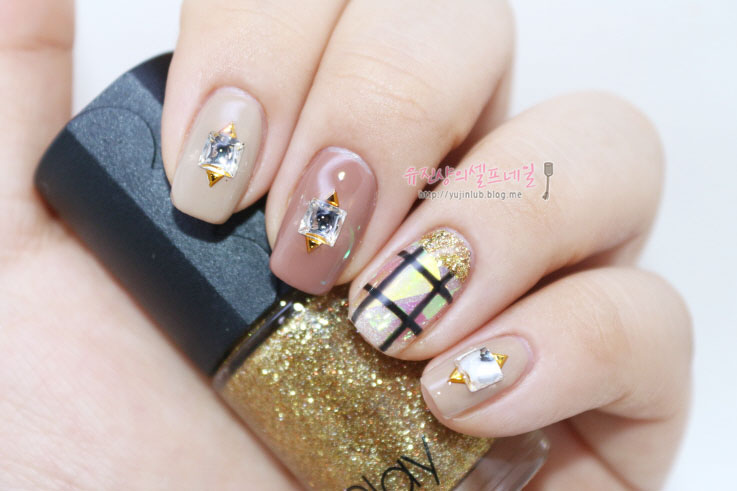 裸色方格条纹美甲~爱丽小屋甲油