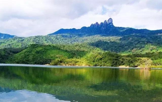 海南环线旅游攻略必去景点推荐,海南旅游攻略必去景点推荐日月湾