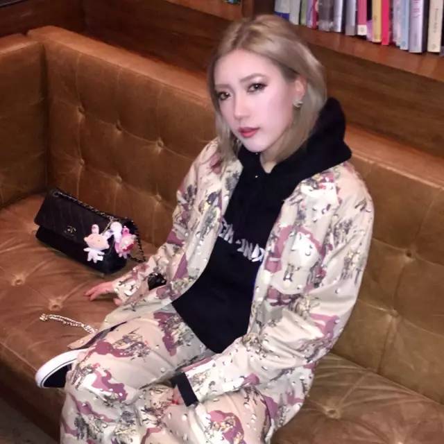 潮人好看衣服店铺推荐,现在潮人去哪里买衣服便宜