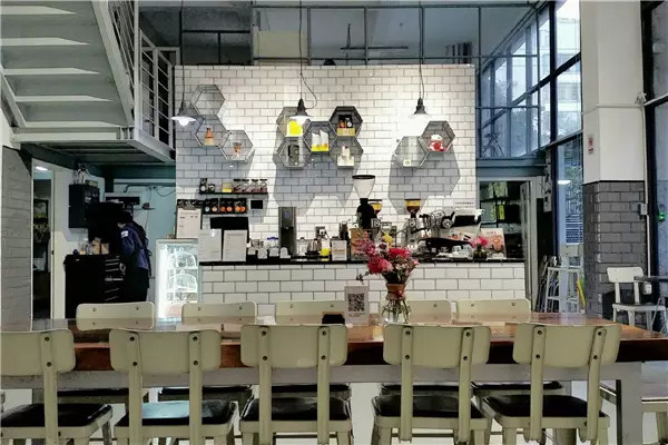 和喜欢的人下午喝咖啡,咖啡店和喜欢的人一起去