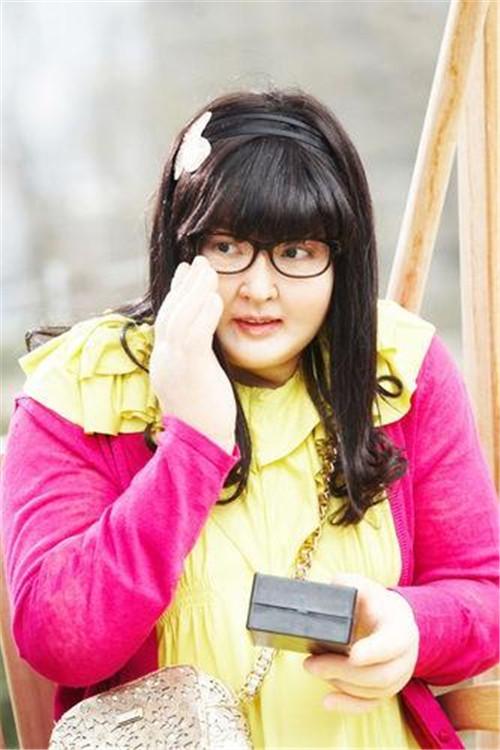 胖妹妹穿什么衣服好看 (胖妹妹适合穿什么衣服)