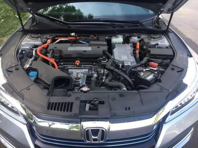 十代雅阁2.0t混动版试驾视频,混动雅阁爆发力