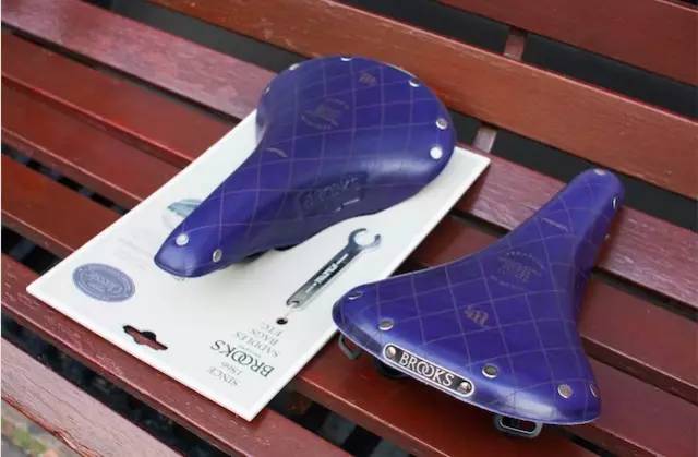 你怎么穿得像格利高里·派克？因为要参加复古骑行派对啊！