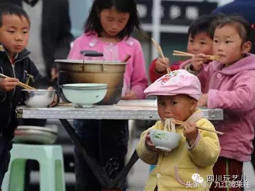 5.12汶川大地震真实影像实录,5.12汶川大地震官方纪录片