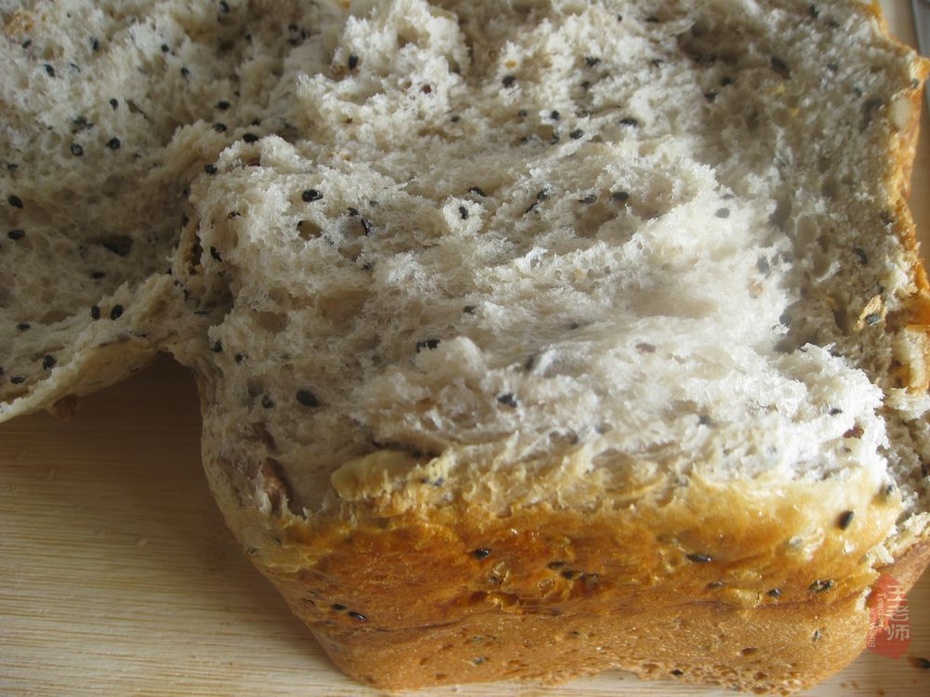 黑芝麻核桃吐司面包,核桃白芝麻面包