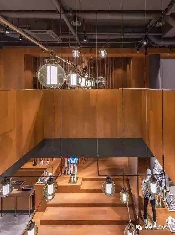 mcm官方旗舰店官包,mcm旗舰店是真的吗