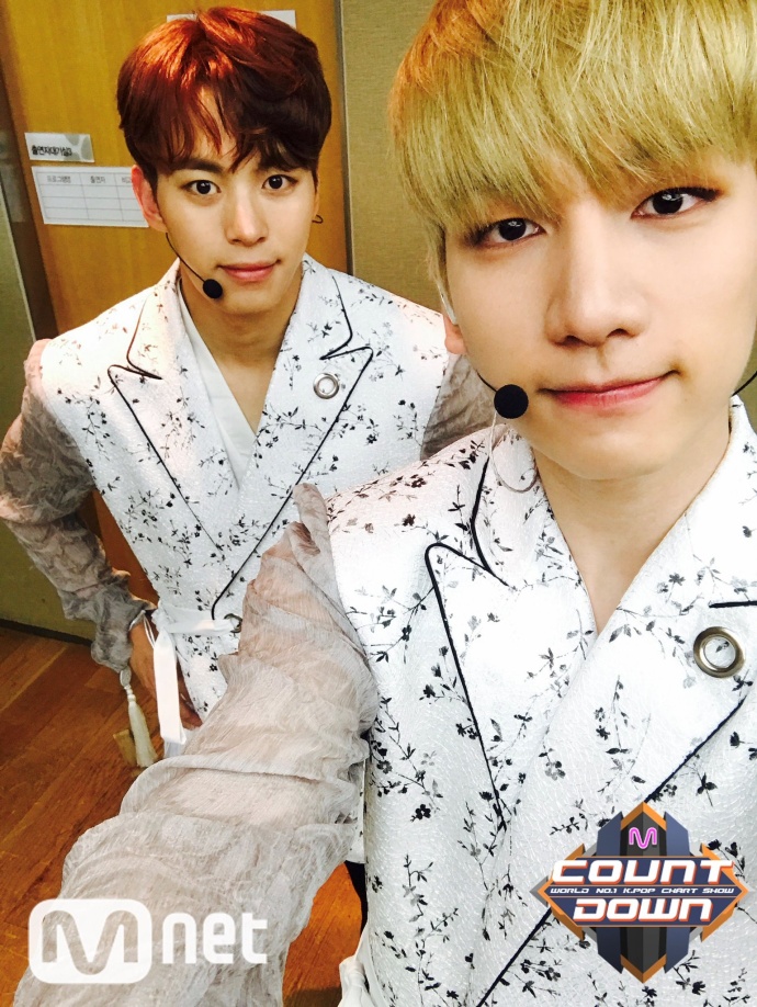 「VIXX」「新闻」170518VIXX《桃源境》回归初舞台带来两首联唱！扇子舞惊艳四座！