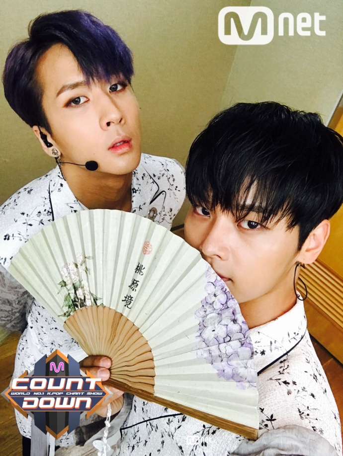 「VIXX」「新闻」170518VIXX《桃源境》回归初舞台带来两首联唱！扇子舞惊艳四座！