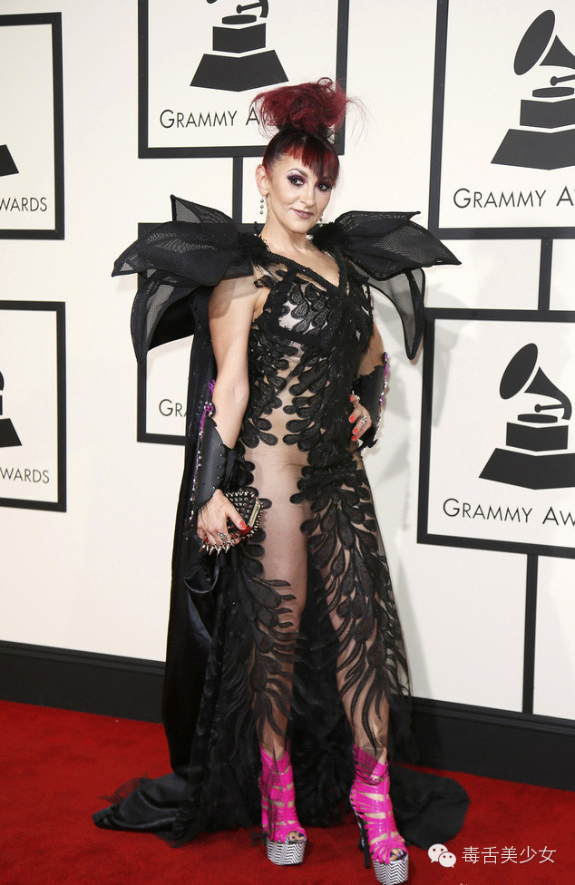 霉霉2024格莱美红毯造型,火星哥uptownfunk格莱美现场霉霉