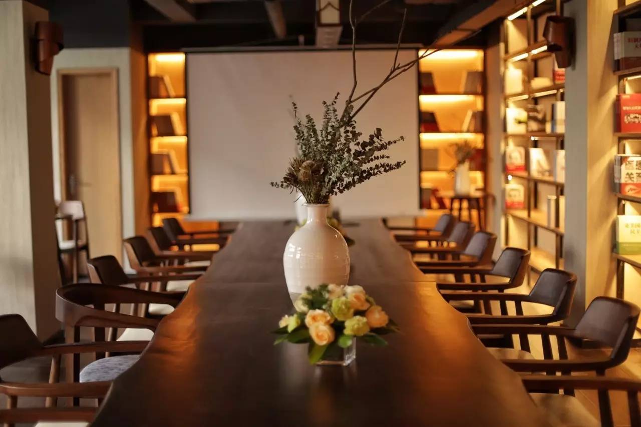 千年运河边，将烟雨江南盈手相赠，你还欠自己一次隐居