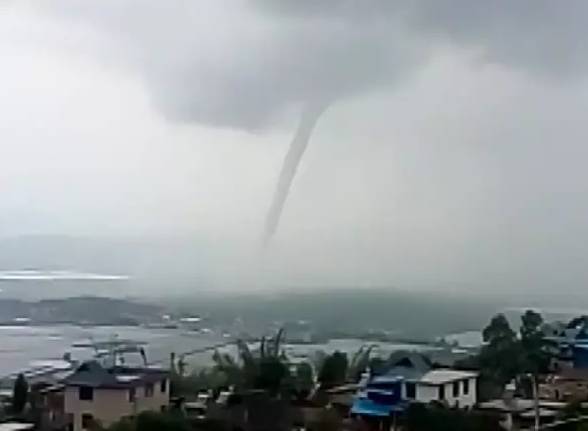 极度震动的龙卷风,让人震动的龙卷风