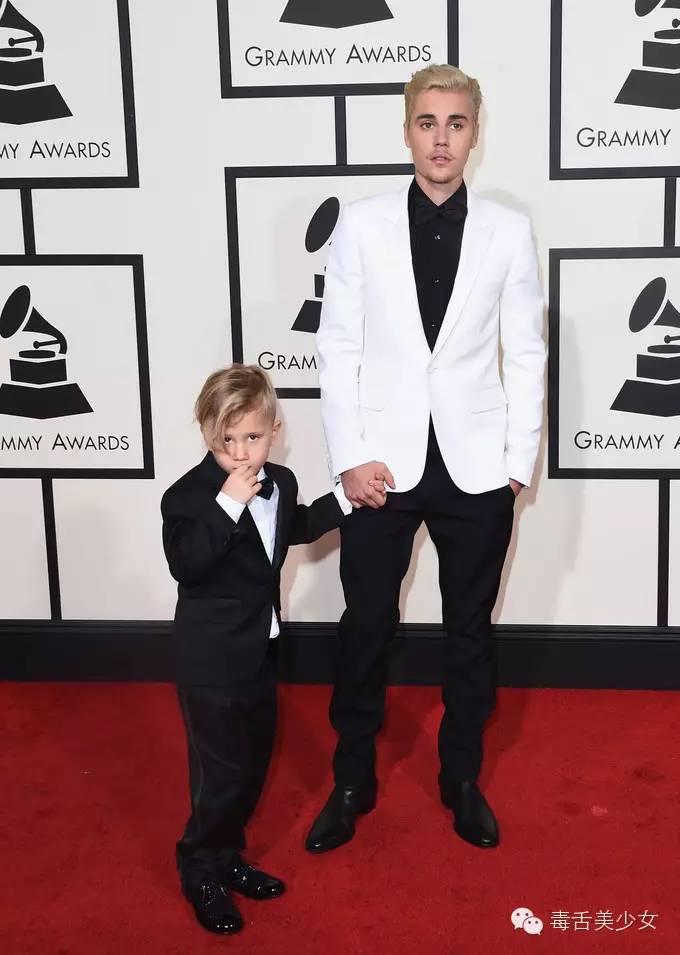 霉霉2024格莱美红毯造型,火星哥uptownfunk格莱美现场霉霉