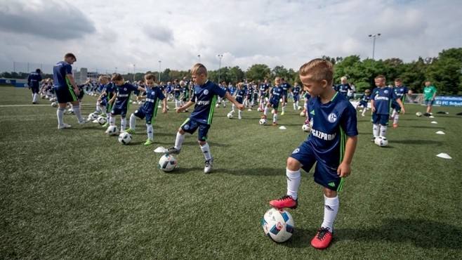 阿贾克斯还是那个人才加工厂，荷兰足球能因此得救么？