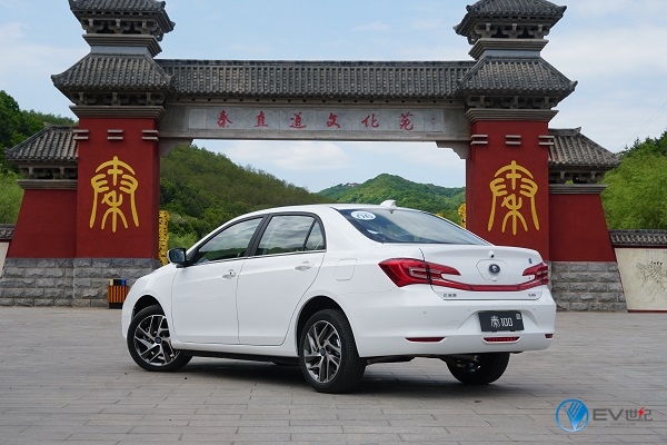 纯电续航1000公里比亚迪,比亚迪秦100混动模式续航