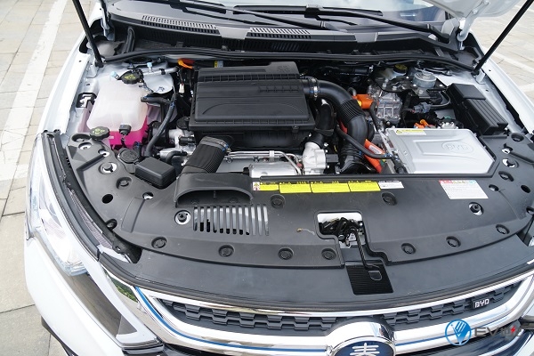 纯电续航1000公里比亚迪,比亚迪秦100混动模式续航