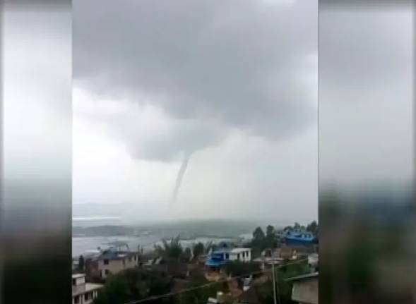 极度震动的龙卷风,让人震动的龙卷风