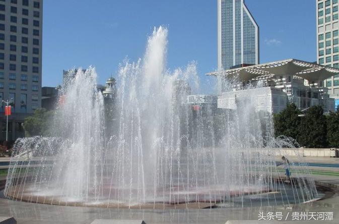 烟花灯光秀音乐喷泉,震动喷泉灯光秀音乐