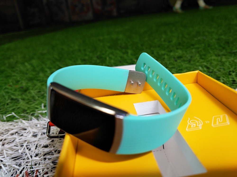 目前口碑最好的智能手环测评,埃微运动手环红色