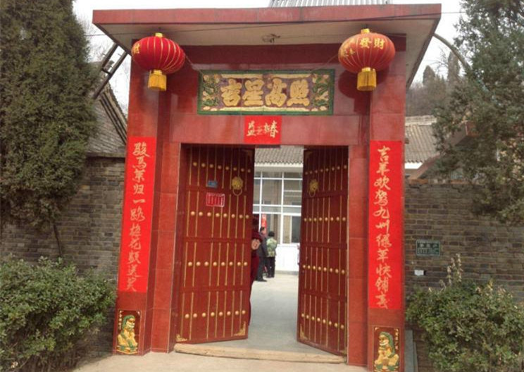 农村大门朝东北方向有什么讲求,农村宅子大门侧开小门有讲求吗