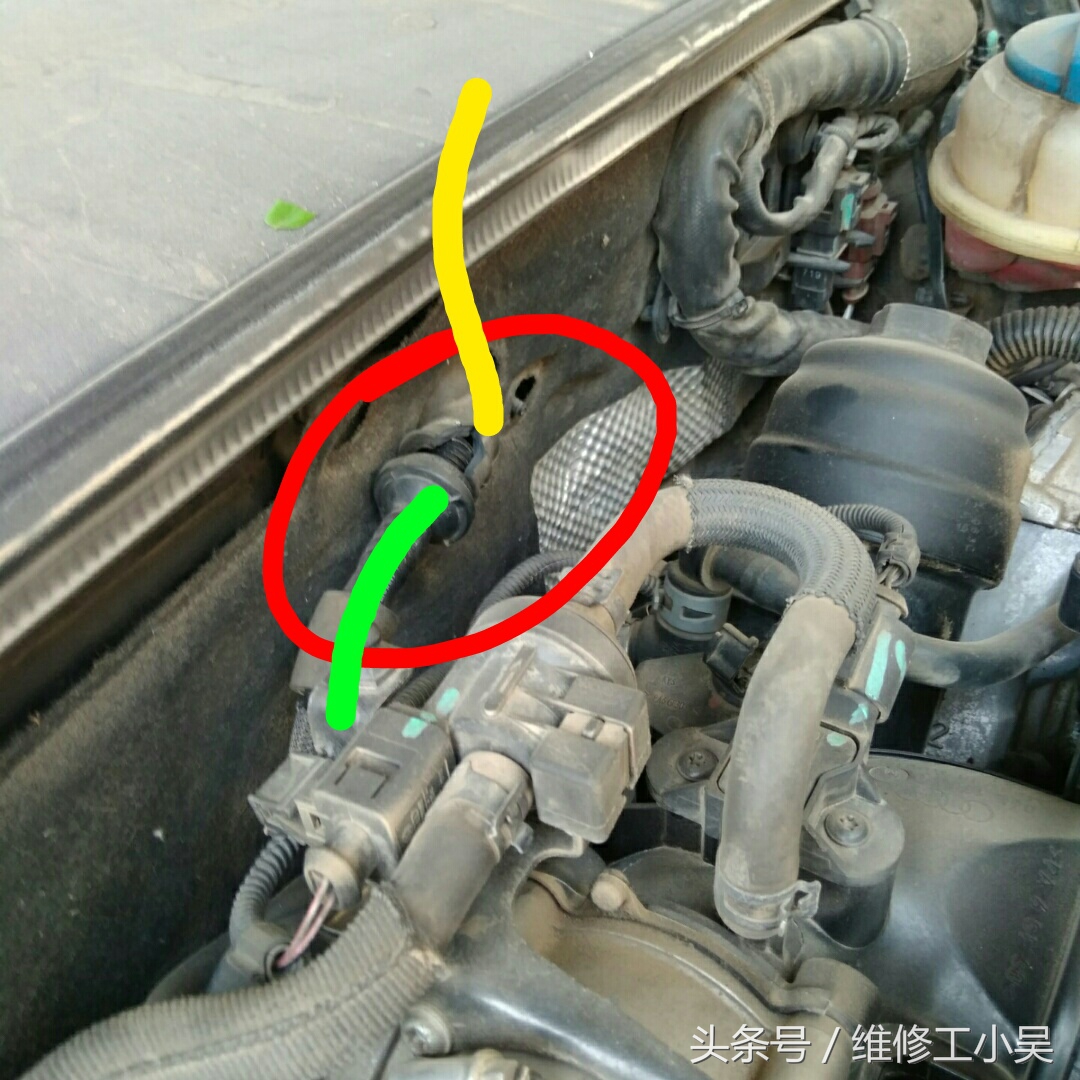 汽车刹车踏板突然踩着很费力，这让奥迪车主不敢再继续开车了！