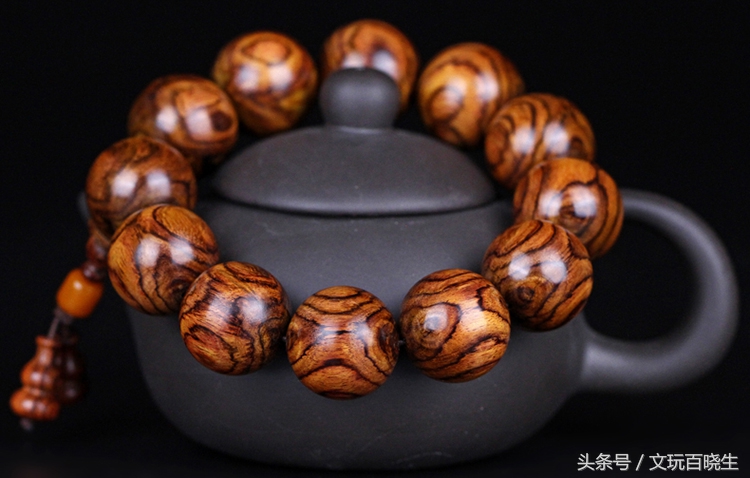 你了解檀木手串吗,檀木的手串有什么好处