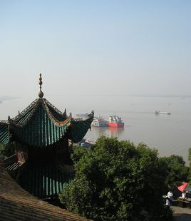 介绍一下湖南岳阳,湖南岳阳有什么出名的地方吗